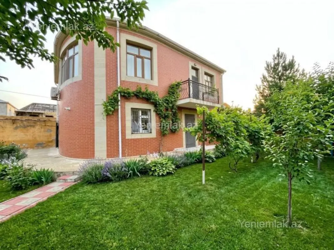 Satılır 4 otaqlı həyət evi 176 m²