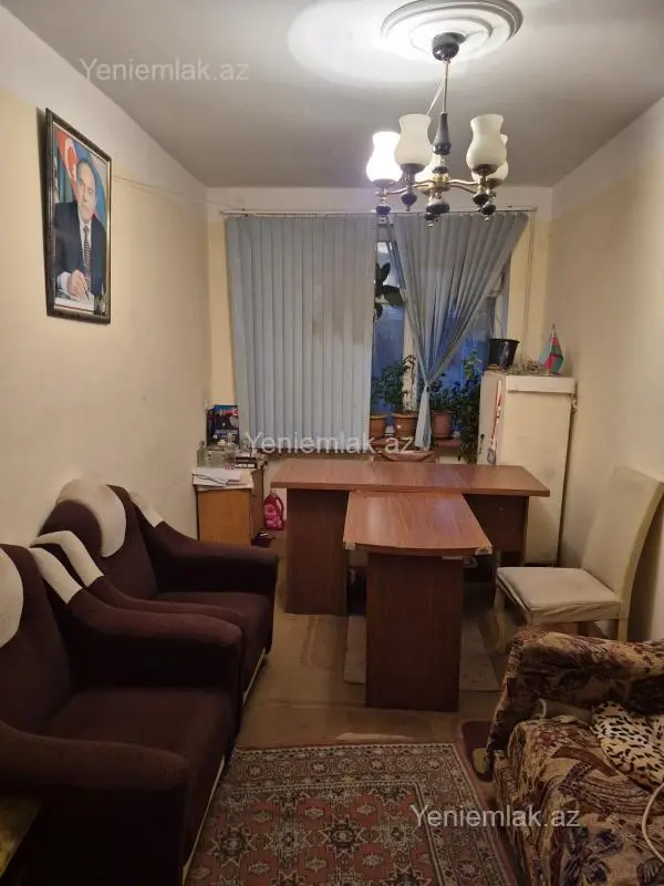 Satılır 1 otaqlı köhnə tikili 15 m²
