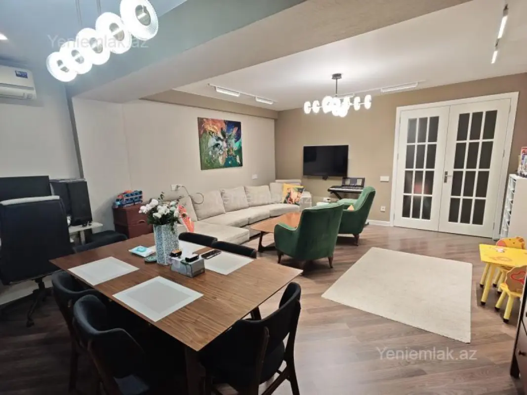 Satılır 3 otaqlı köhnə tikili 80 m²