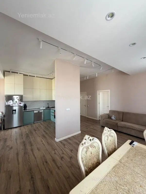 Satılır 3 otaqlı yeni tikili 127 m²