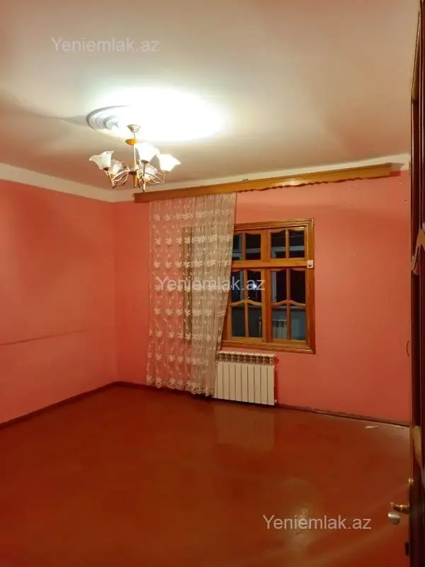 Satılır 2 otaqlı köhnə tikili 50 m²