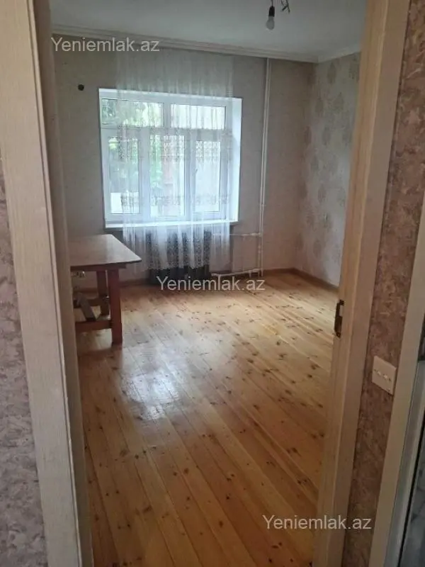 Satılır 2 otaqlı köhnə tikili 45 m²