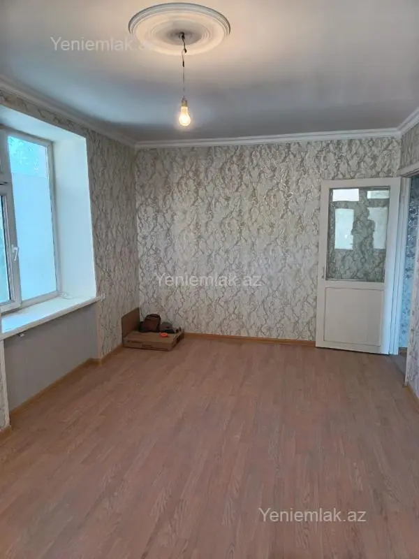 Satılır 1 otaqlı köhnə tikili 30 m²