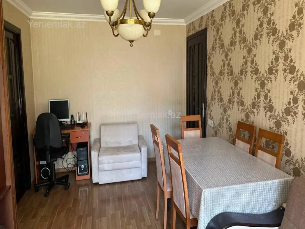 Satılır 2 otaqlı köhnə tikili 55 m²