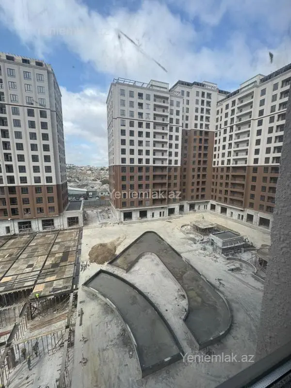 Satılır 3 otaqlı yeni tikili 125 m²