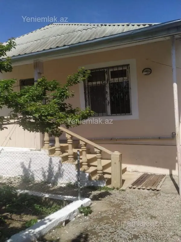 Satılır 4 otaqlı həyət evi 100 m²
