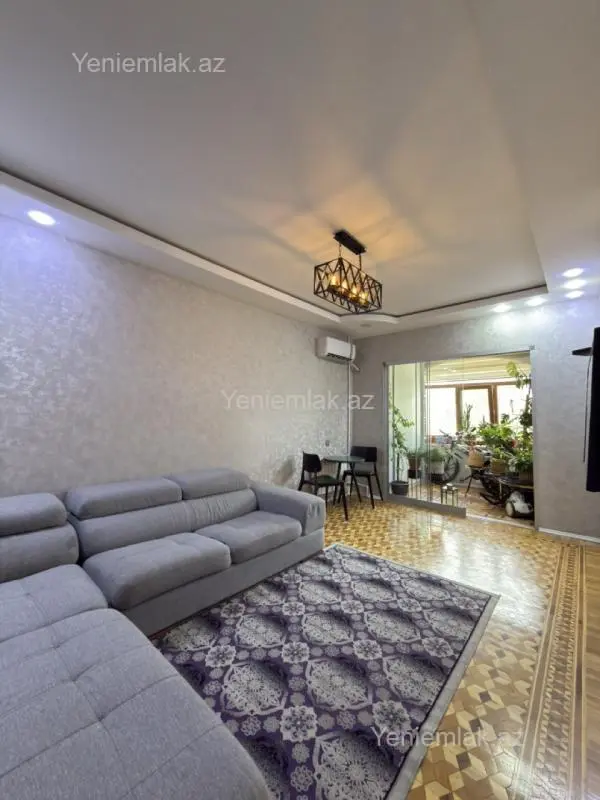 Satılır 4 otaqlı köhnə tikili 115 m²