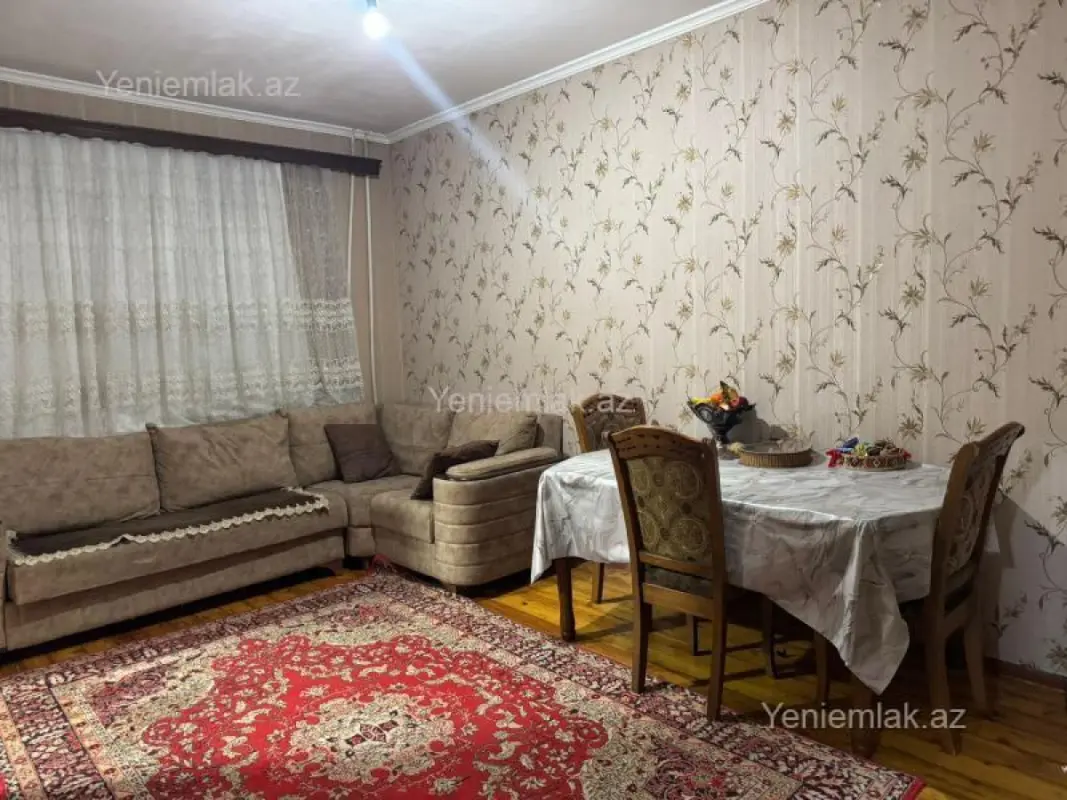 Satılır 2 otaqlı köhnə tikili 60 m²
