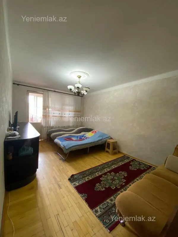 Satılır 1 otaqlı köhnə tikili 35 m²