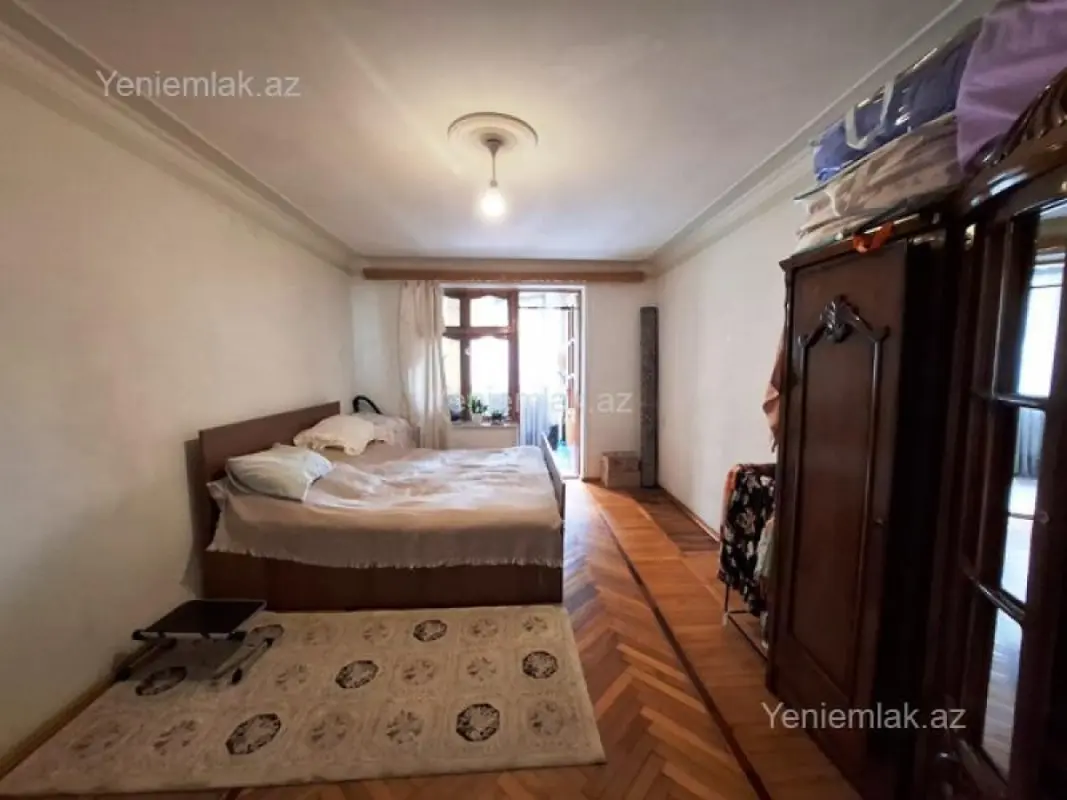 Satılır 3 otaqlı köhnə tikili 70 m²