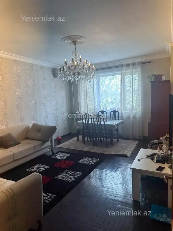 Satılır 2 otaqlı köhnə tikili 65 m²