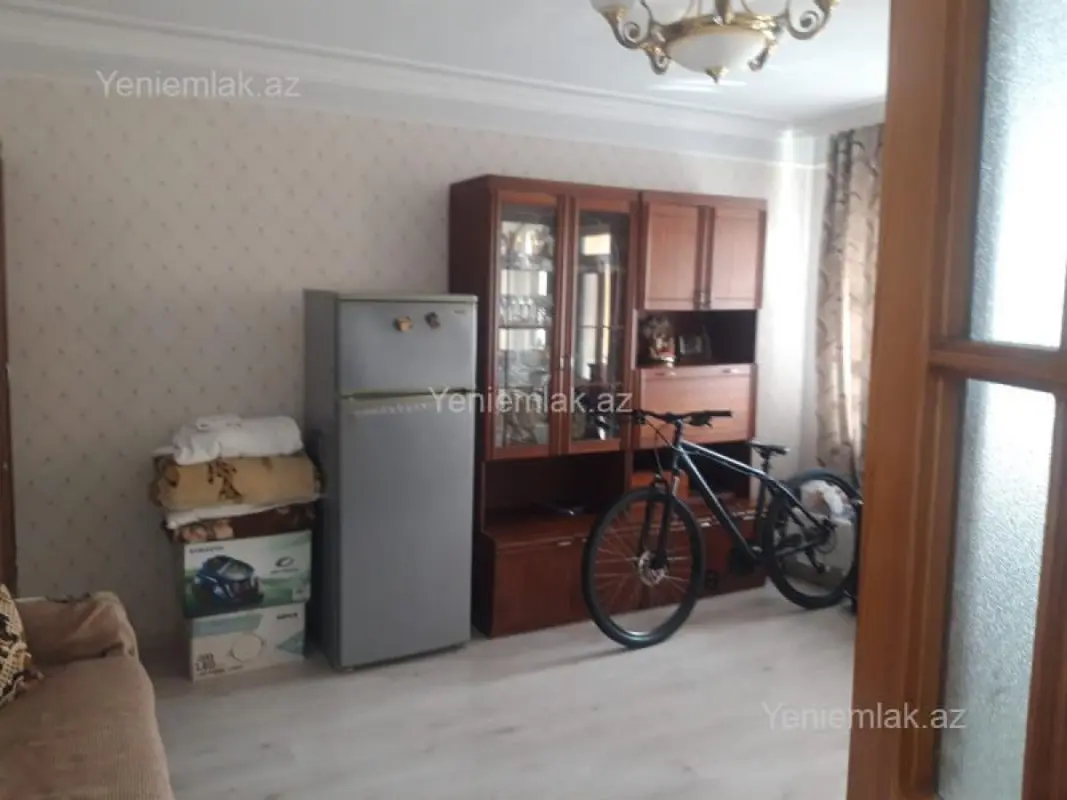 Satılır 3 otaqlı köhnə tikili 75 m²