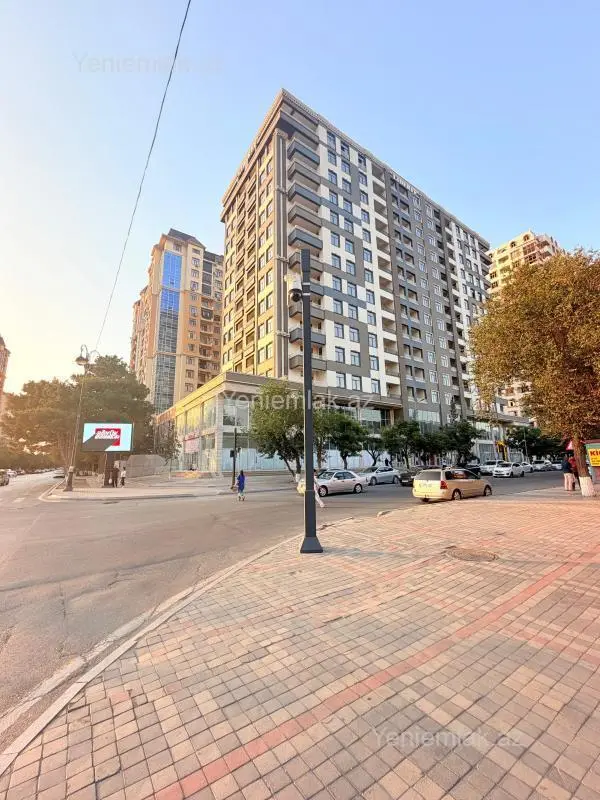 Satılır 3 otaqlı yeni tikili 131 m²
