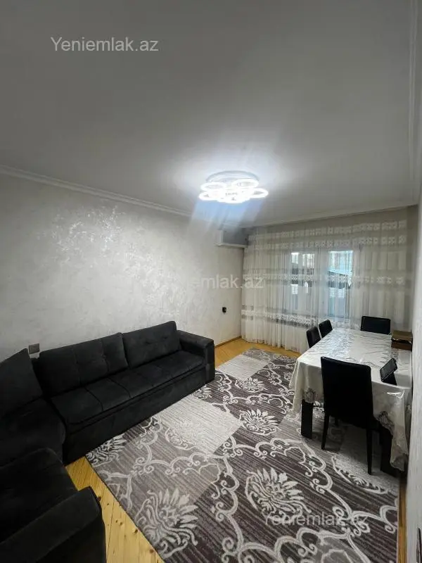 Satılır 4 otaqlı köhnə tikili 120 m²