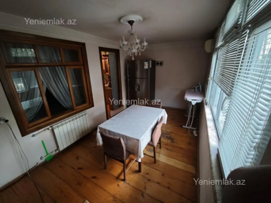 Satılır 3 otaqlı köhnə tikili 90 m²