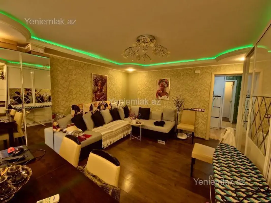 Satılır 2 otaqlı köhnə tikili 60 m²