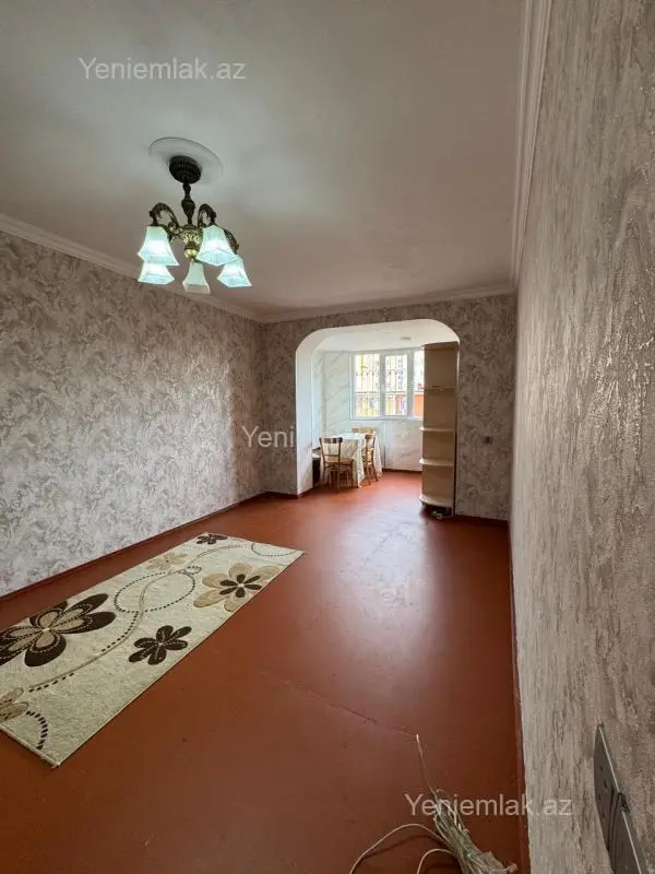 Satılır 2 otaqlı köhnə tikili 40 m²