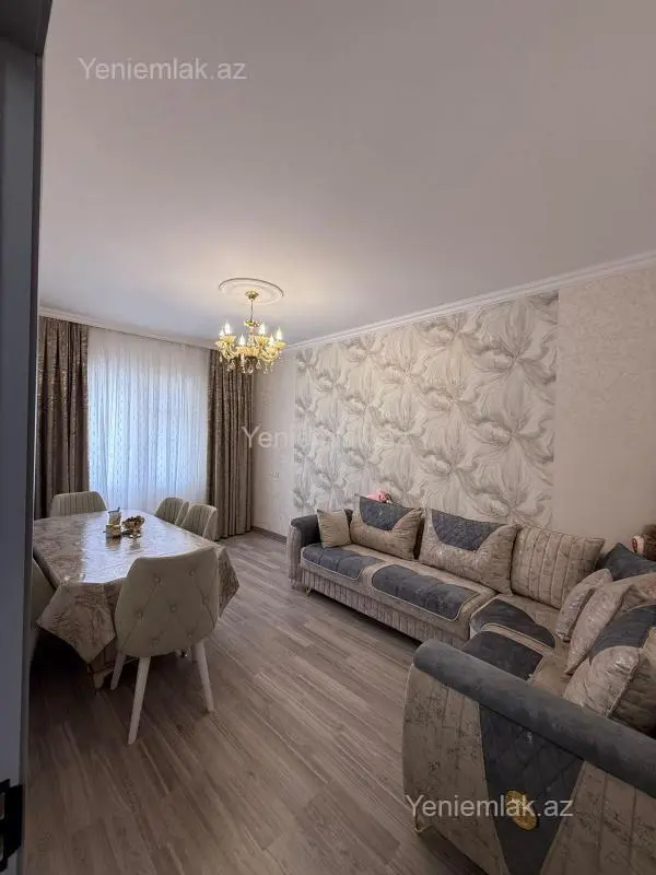 Satılır 4 otaqlı köhnə tikili 110 m²