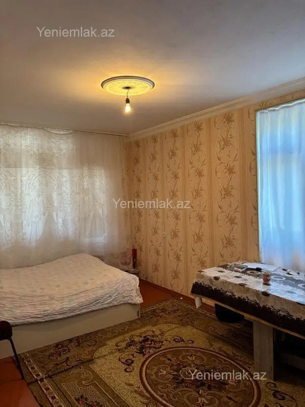 Satılır 1 otaqlı köhnə tikili 37 m²
