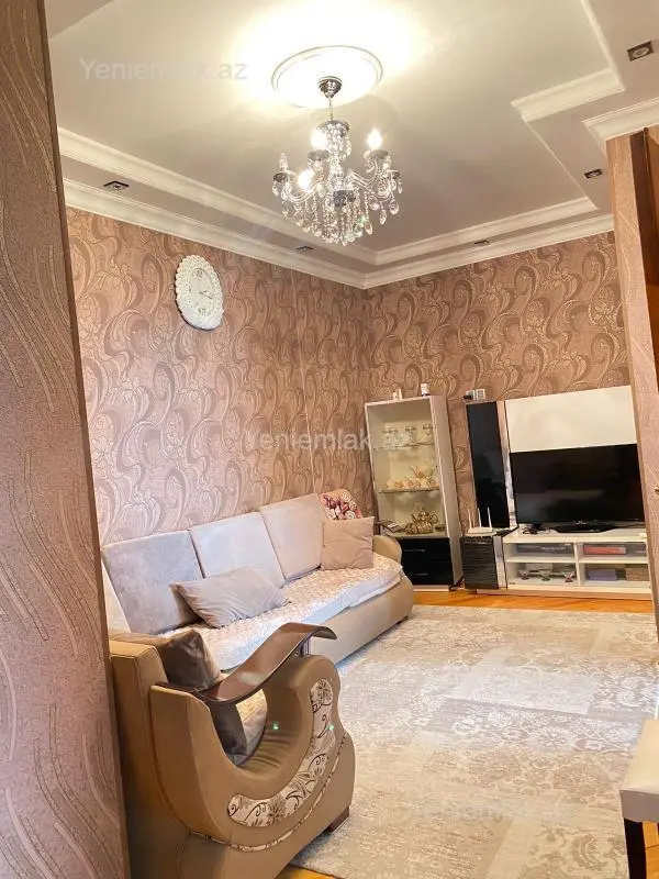 Satılır 3 otaqlı yeni tikili 100 m²