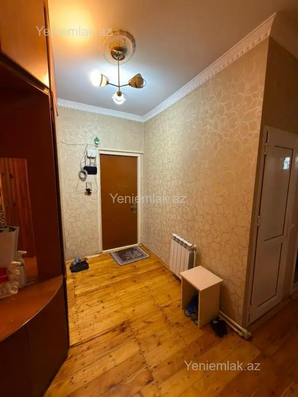 Satılır 3 otaqlı köhnə tikili 90 m²