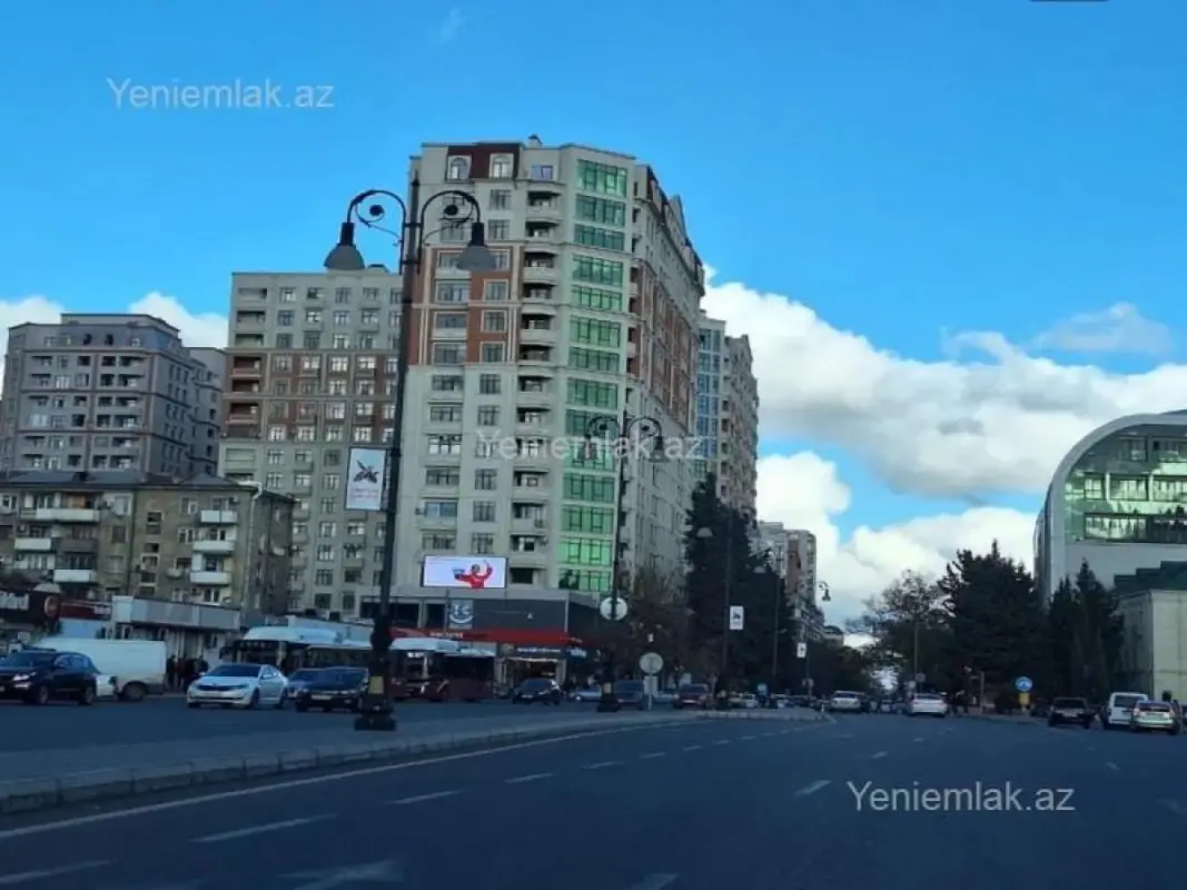 Satılır 3 otaqlı yeni tikili 130 m²