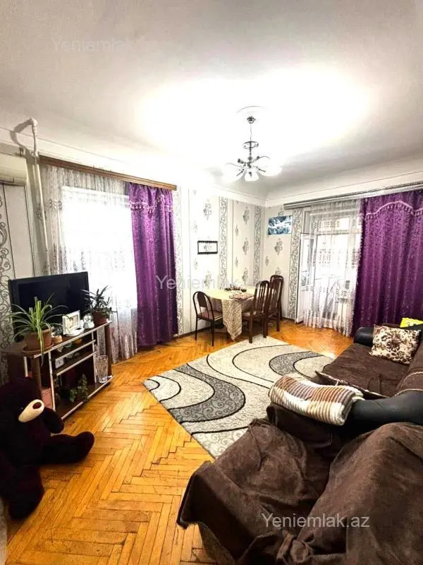 Satılır 2 otaqlı köhnə tikili 50 m²