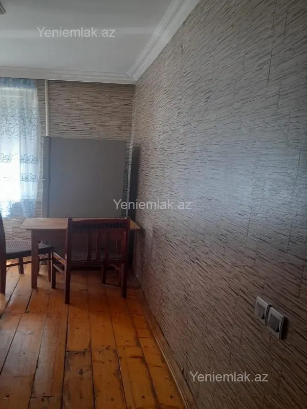Satılır 1 otaqlı köhnə tikili 35 m²