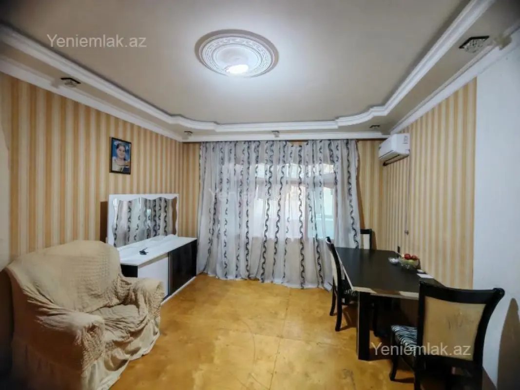 Satılır 4 otaqlı köhnə tikili 85 m²