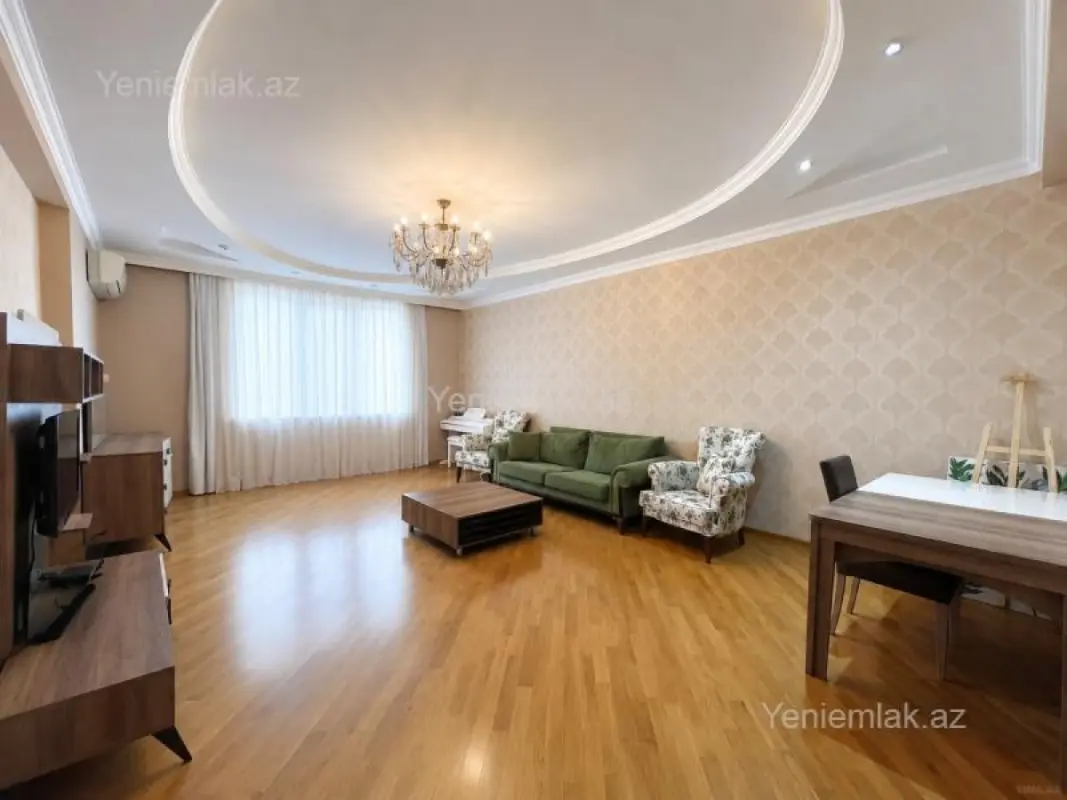 Satılır 4 otaqlı yeni tikili 200 m²