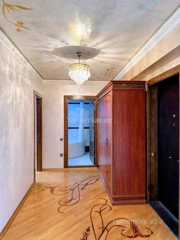 Satılır 2 otaqlı yeni tikili 80 m²