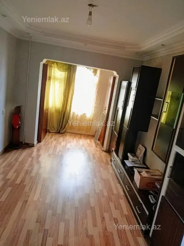 Satılır 2 otaqlı köhnə tikili 55 m²