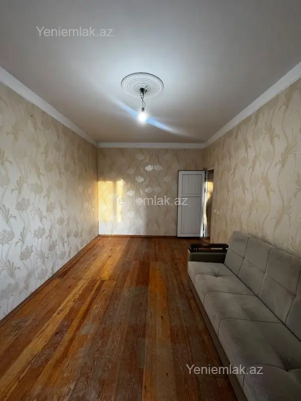 Satılır 1 otaqlı köhnə tikili 45 m²