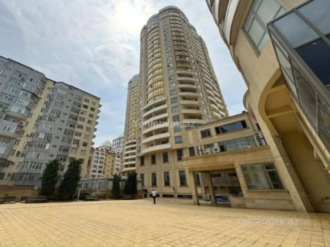 Satılır 2 otaqlı yeni tikili 118 m²