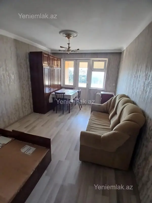 Satılır 1 otaqlı köhnə tikili 32 m²