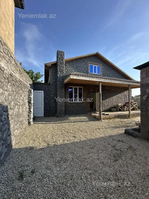 Satılır 4 otaqlı həyət evi 100 m²