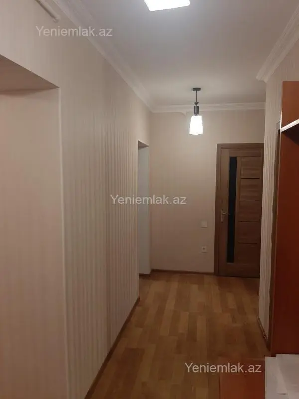 Satılır 4 otaqlı köhnə tikili 100 m²