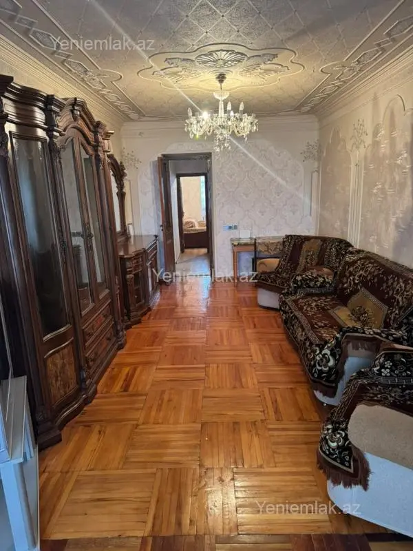 Satılır 2 otaqlı köhnə tikili 80 m²