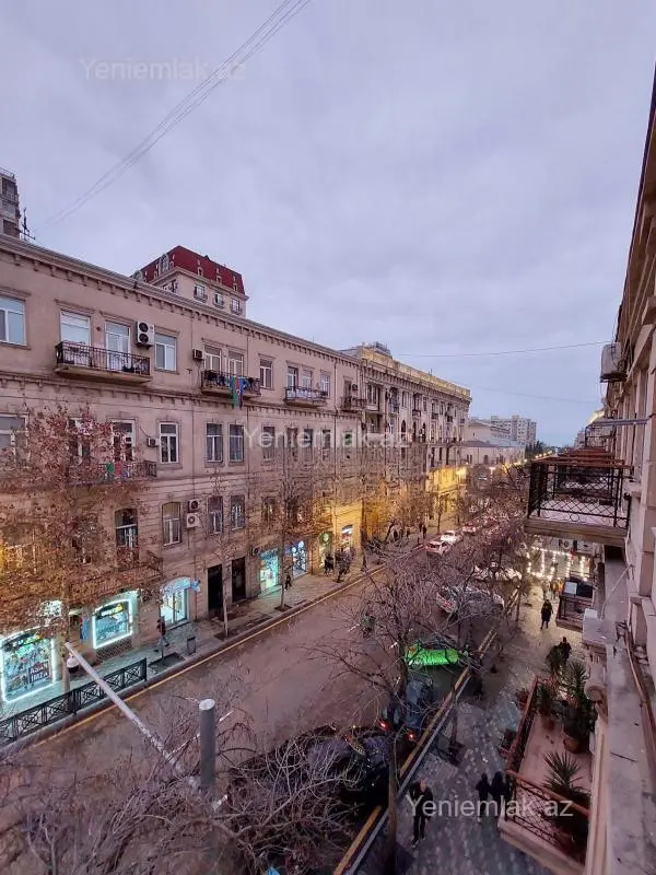 Satılır 3 otaqlı köhnə tikili 67 m²