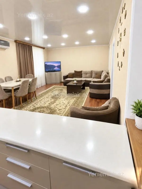 Satılır 3 otaqlı köhnə tikili 60 m²
