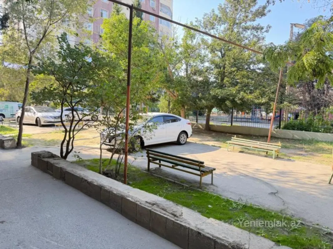 Satılır 1 otaqlı köhnə tikili 36 m²