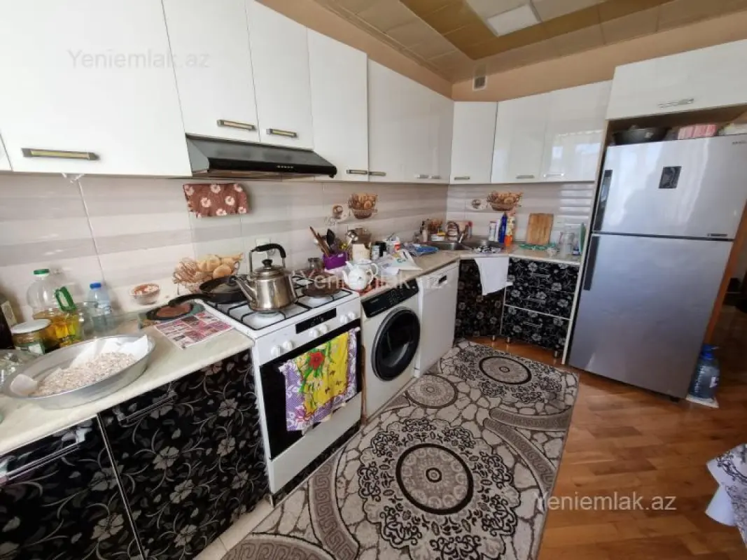 Satılır 2 otaqlı köhnə tikili 65 m²