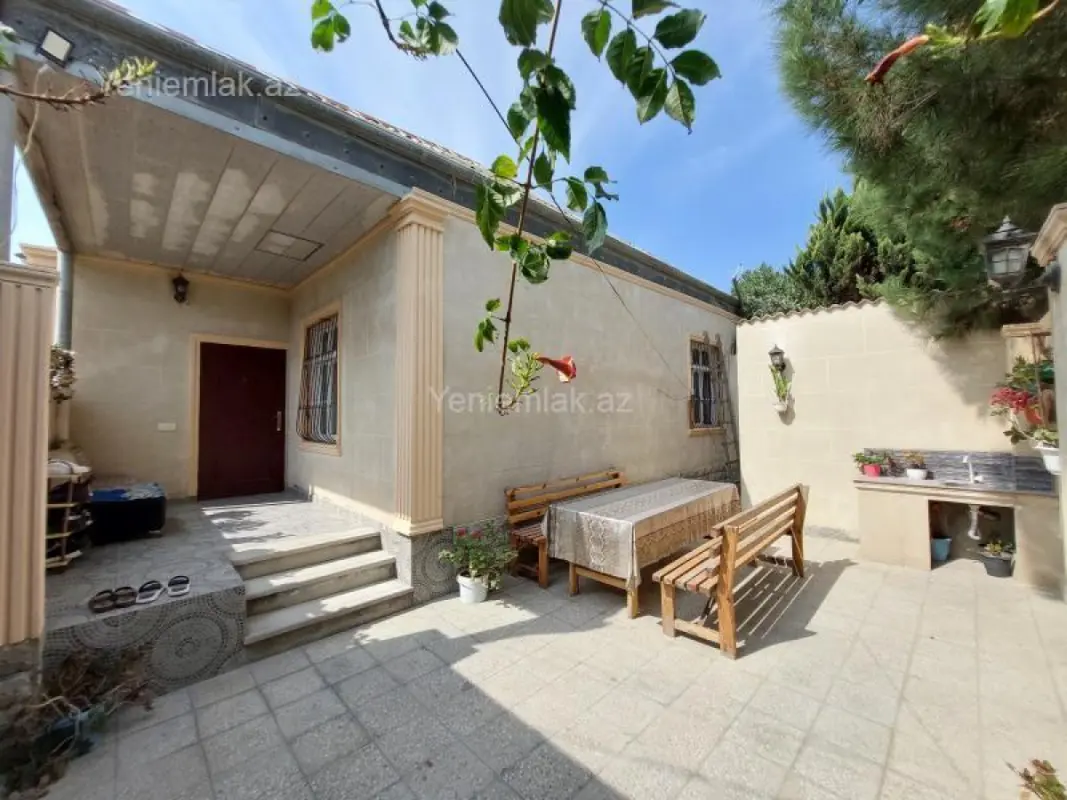 Satılır 4 otaqlı həyət evi 100 m²