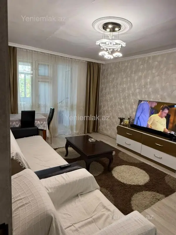 Satılır 2 otaqlı köhnə tikili 60 m²