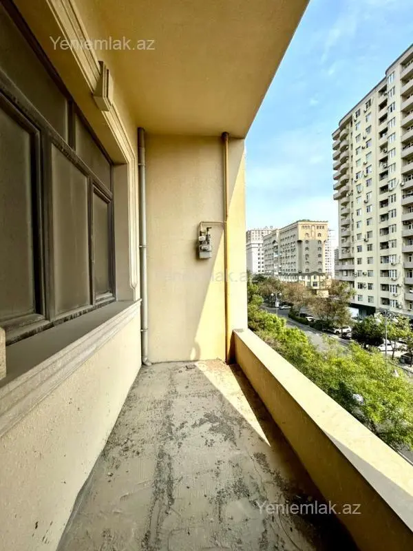 Satılır 3 otaqlı yeni tikili 122 m²