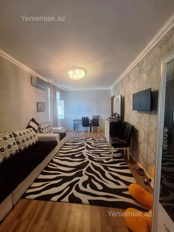Satılır 2 otaqlı köhnə tikili 55 m²