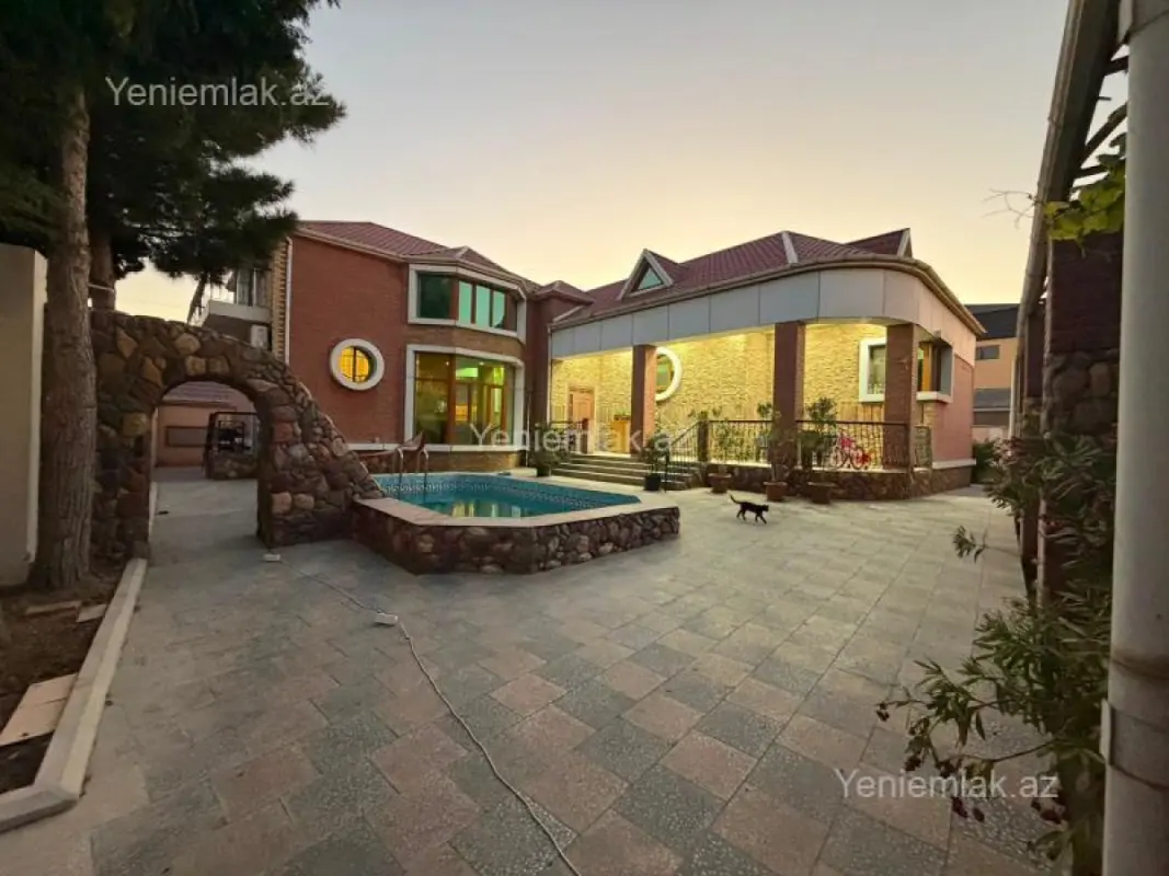 Satılır 5 otaqlı həyət evi 200 m²