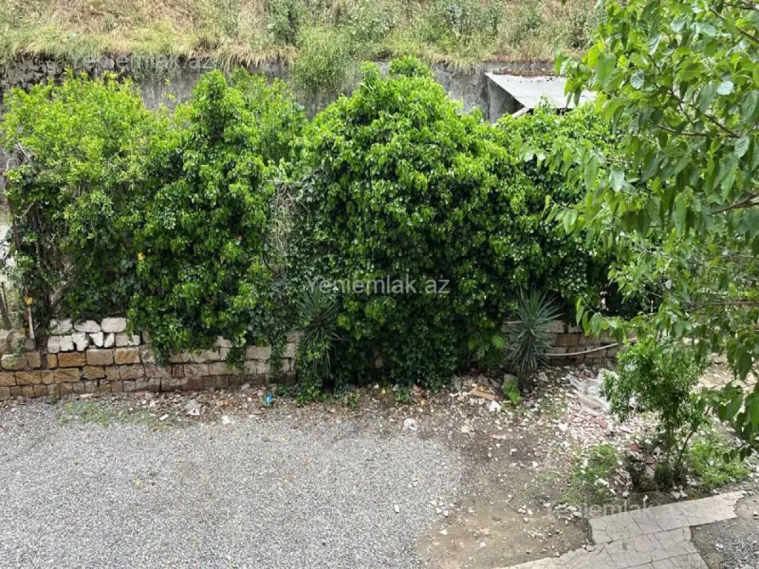 Satılır 4 otaqlı köhnə tikili 120 m²