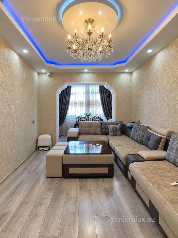 Satılır 4 otaqlı köhnə tikili 100 m²
