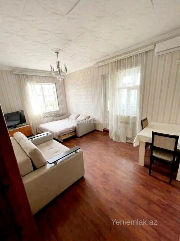 Satılır 2 otaqlı köhnə tikili 55 m²